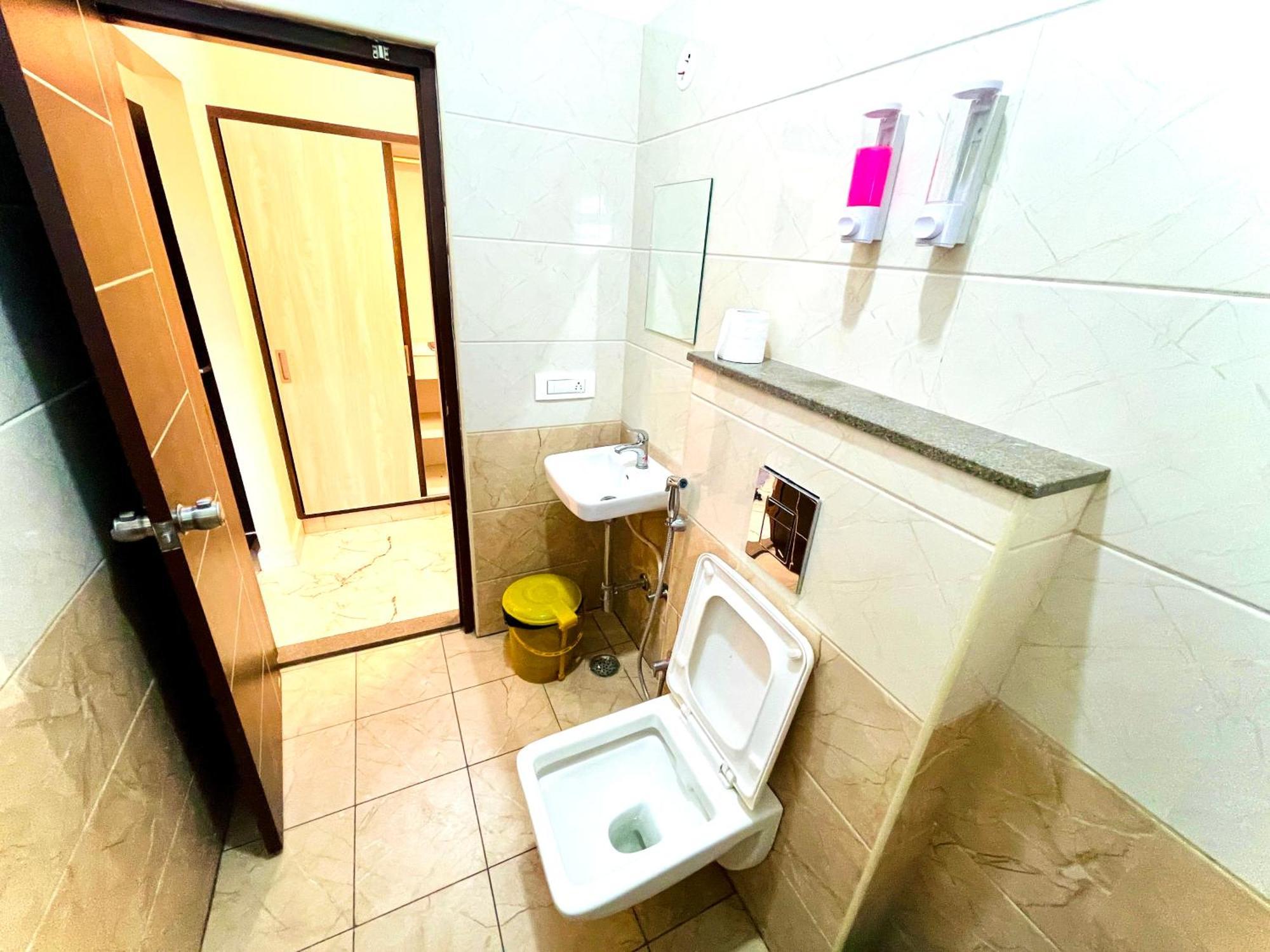 Aura By Agira Hotels Yelahanka Dış mekan fotoğraf